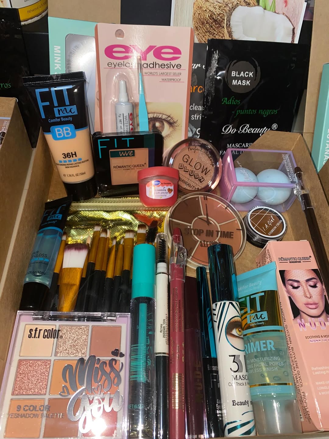 Ultimate Makeup Bundle – 20+ Beauty Essentials for Glam On-the-Go!