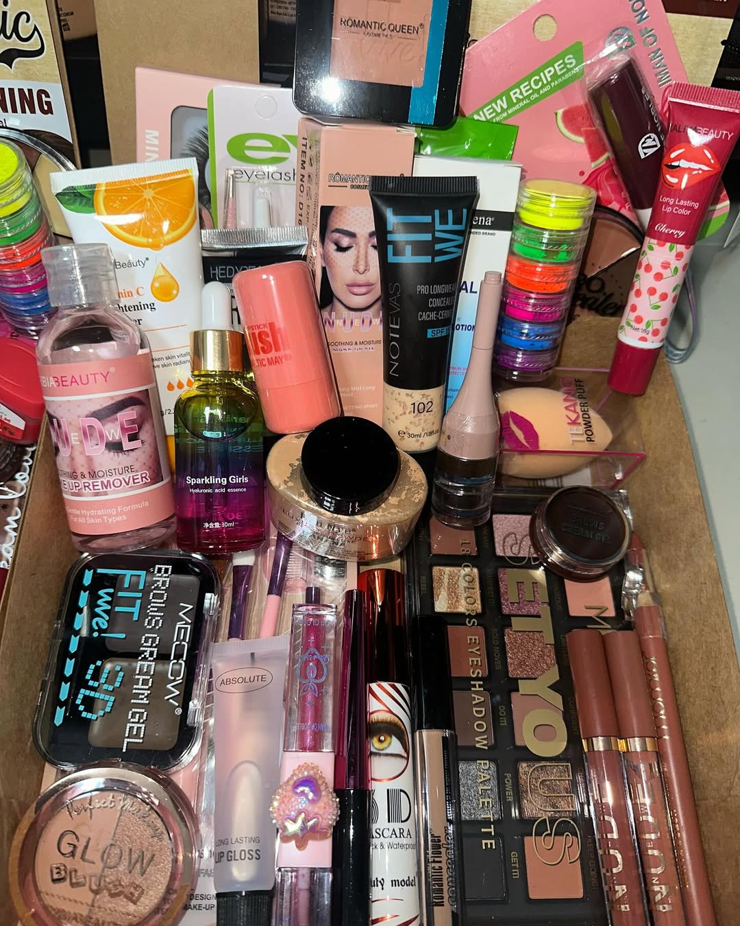 Ultimate Makeup Bundle – 20+ Beauty Essentials for Glam On-the-Go!