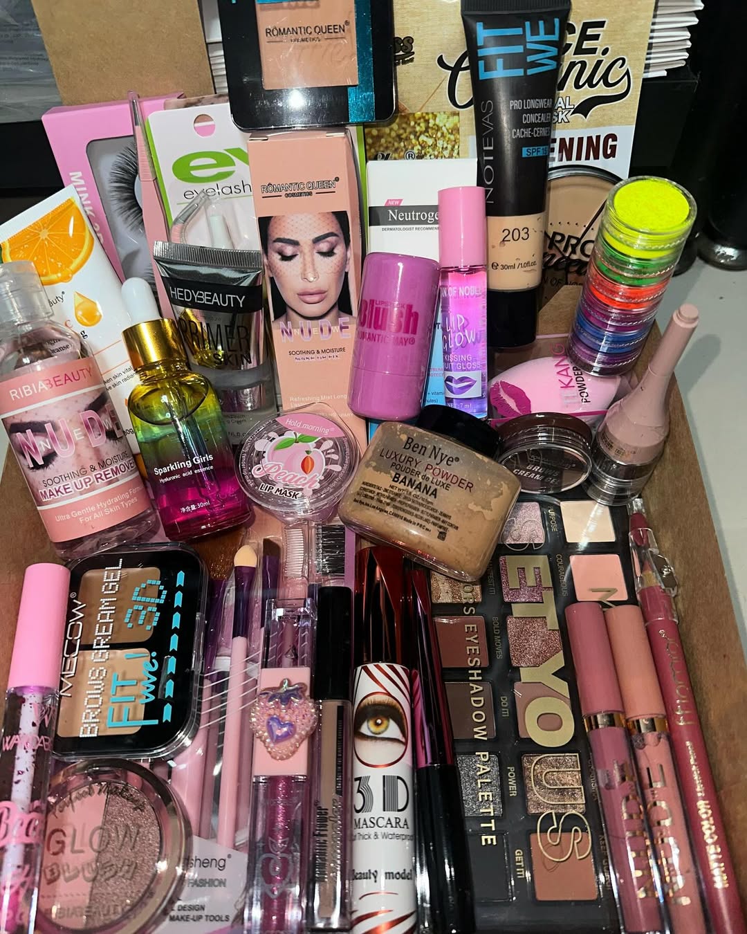 Ultimate Makeup Bundle – 20+ Beauty Essentials for Glam On-the-Go!